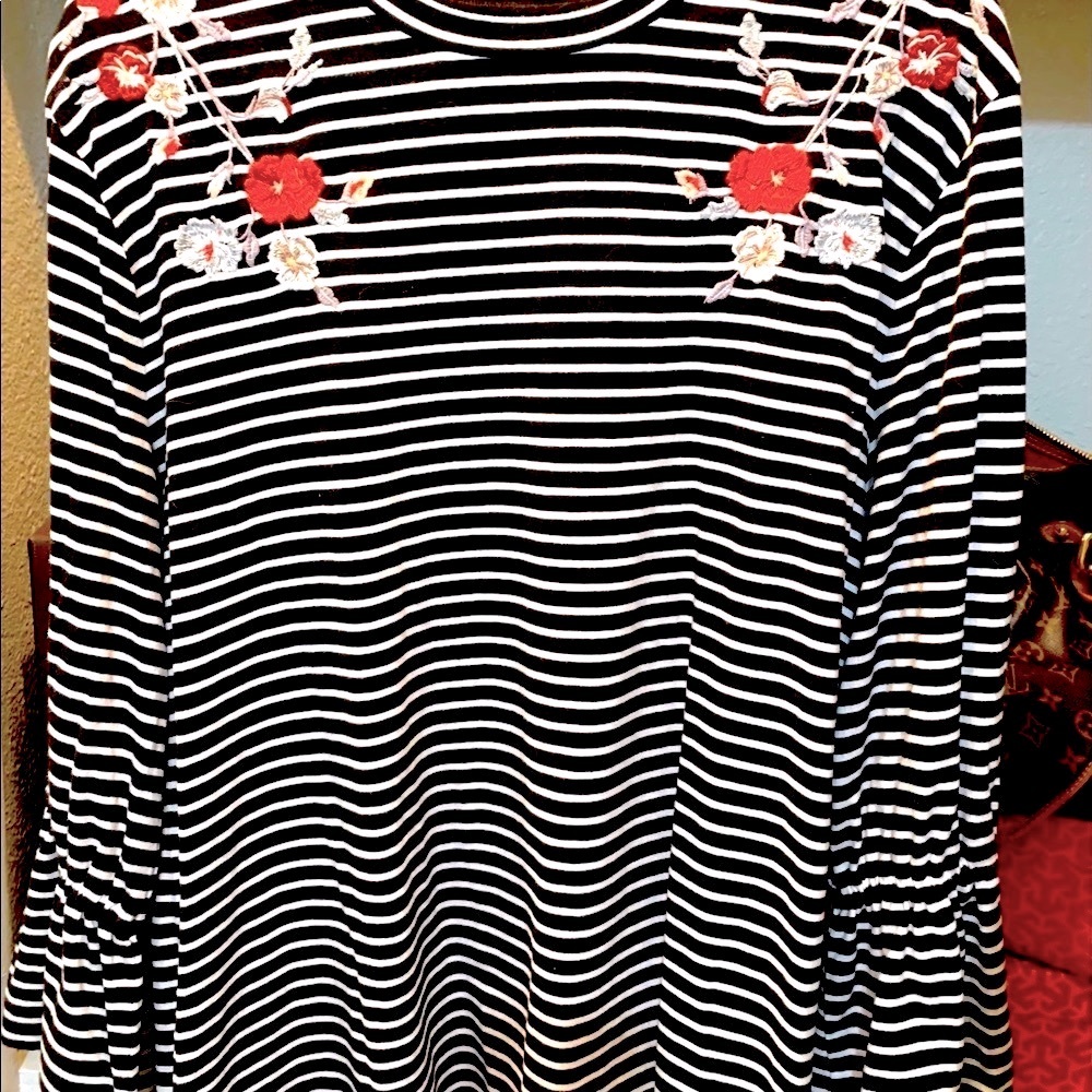 SOLD! LOFT Embroidered Top Shirt